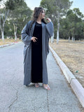 Abaya Ouverte Grise — Manches Boutonnées