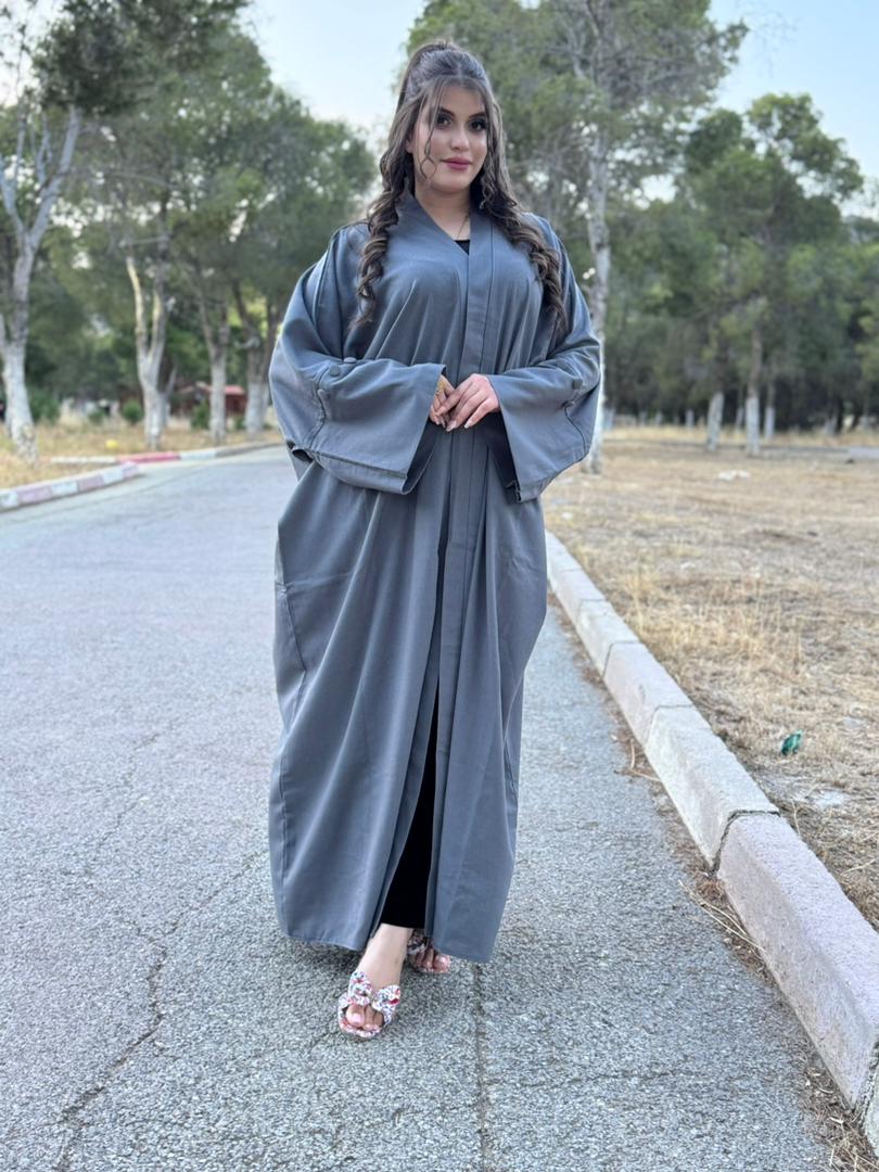 Abaya Ouverte Grise — Manches Boutonnées
