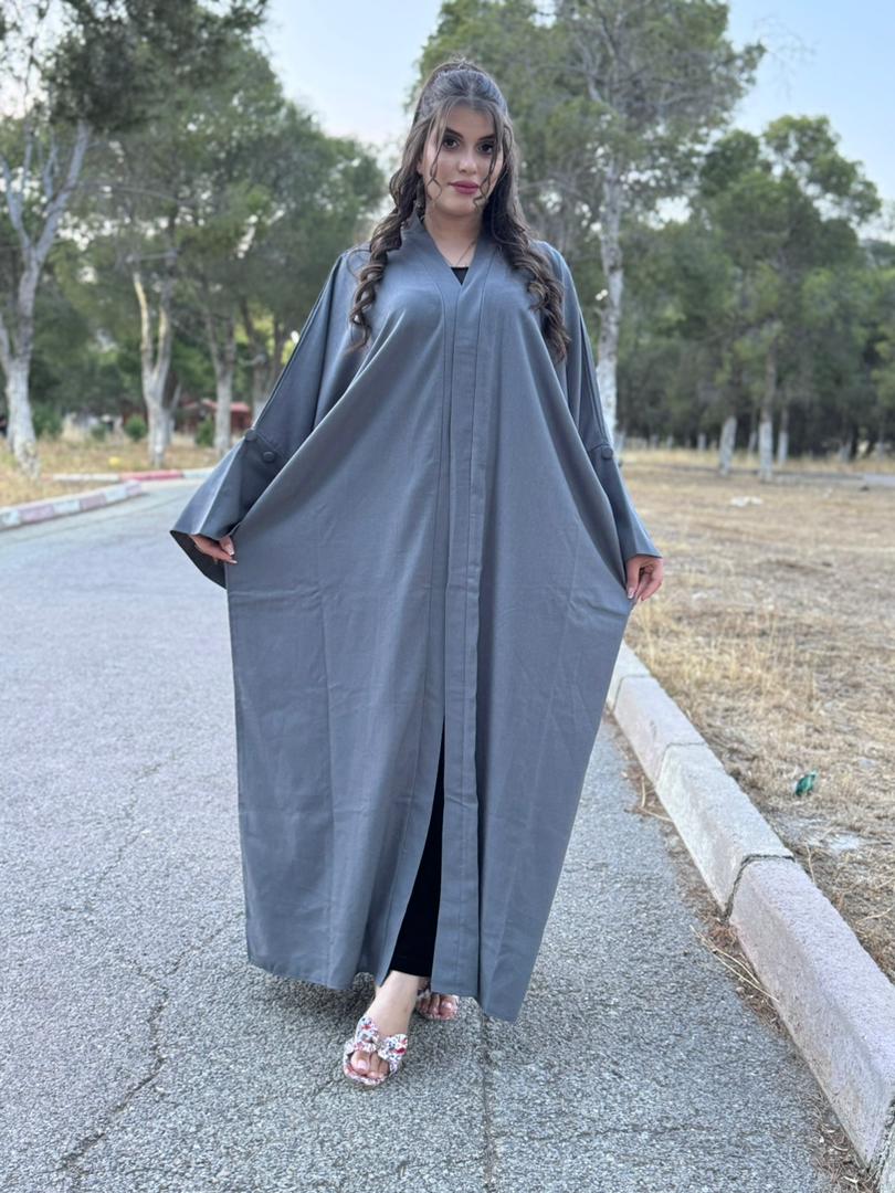 Abaya Ouverte Grise — Manches Boutonnées